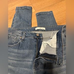 These are 15/31 Kan Can jeans. I love them but wore once and they were too big.